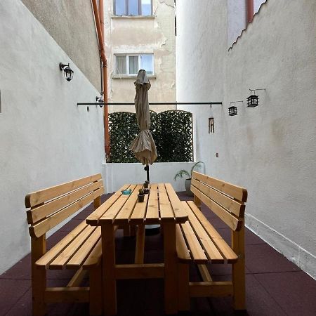 Central Apartment W/ Fire Place - Ground Floor Bucureşti Eksteriør bilde