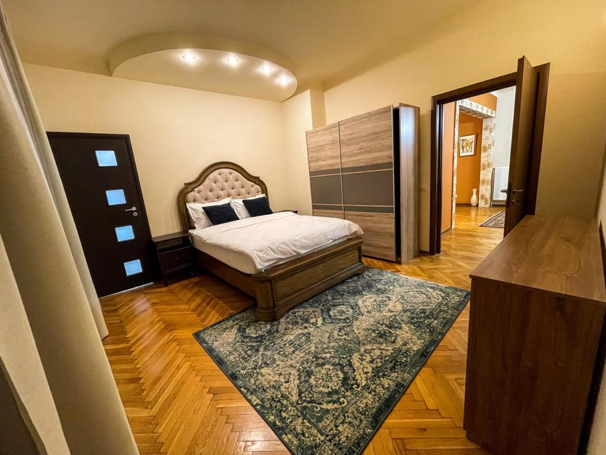 Central Apartment W/ Fire Place - Ground Floor Bucureşti Eksteriør bilde