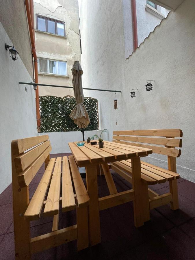 Central Apartment W/ Fire Place - Ground Floor Bucureşti Eksteriør bilde